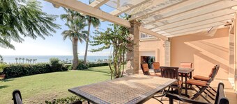 Villa "Alcaidesa Vistas al Mar" with Sea View, Pool & Wi-Fi