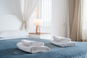 2 slaapkamers, een strijkplank/strijkijzer, gratis wifi, beddengoed