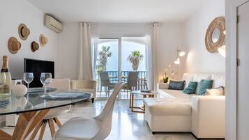 Fernseher, Tischtennisplatte