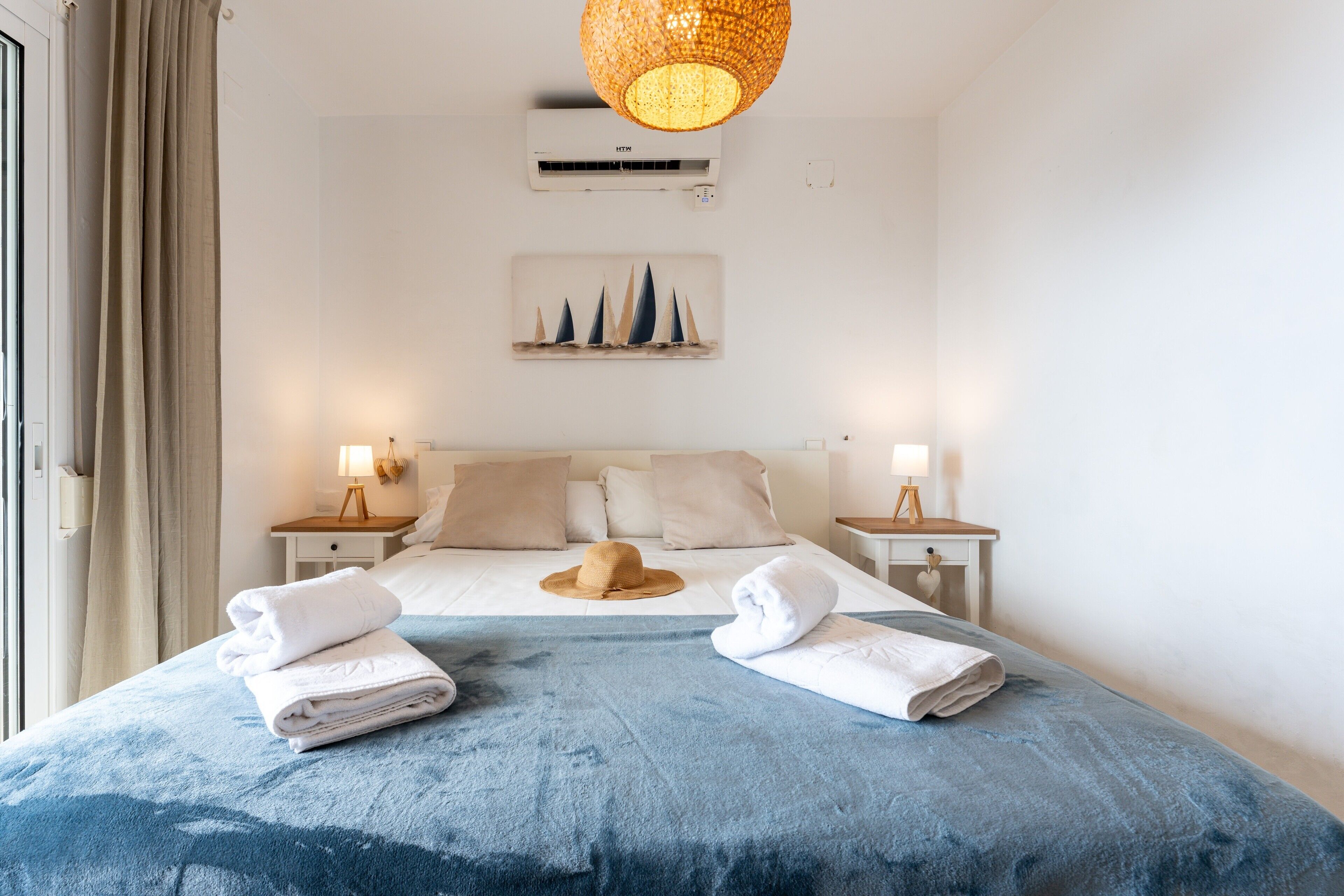 2 bedrooms, iron/ironing board, WiFi (free), bed sheets