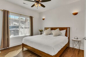 5 bedrooms, iron/ironing board, free WiFi, bed sheets - Feel Like Royalty at this Magnificent Chateau with Amazing Lake Views! (Branson)