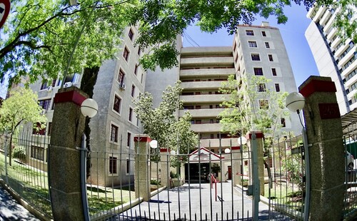 Great location in Mendoza city. Just behind the Central Park
