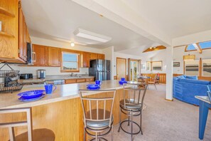 Fridge, microwave, oven, stovetop - Oceanfront Home in Waves with Hot Tub, Smart TVs, Grill. Don't Waves Goodbye! (Waves)