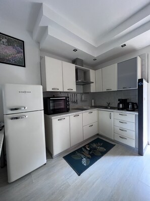 Fridge, microwave, oven, stovetop - Plage de Sable fin à 50m ! Idéal Pour les Familles (Sari-Solenzara)