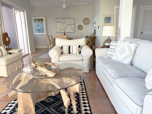 Smart TV, DVD player, stereo, computer monitors - Villa Morning Glory - Private Pool - Amazing Views (St Thomas)