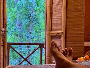 Classic Tree House | Desk, soundproofing, free WiFi, bed sheets
