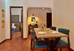 Dobbeltrom – deluxe | Skrivebord, lydisolert, wi-fi (inkludert) og sengetøy