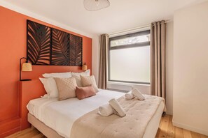 3 habitaciones, escritorio, tabla de planchar con plancha y wifi 