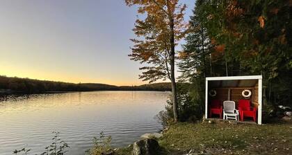 Dawson Loop Inn - Private Lakefront Cottage