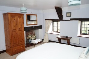 2 quartos, ferros/tábuas de passar roupa, Wi-Fi de cortesia