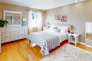 4 Schlafzimmer, Bügeleisen/Bügelbrett, Internetzugang, Bettwäsche