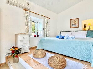 1 bedroom, in-room safe, travel cot, free WiFi - Apraos Beachfront Studio (Kassiopi)