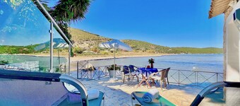 Apraos Beachfront Studio