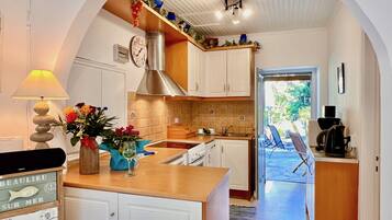 Réfrigérateur, micro-ondes, four, lave-vaisselle