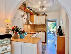 Réfrigérateur, micro-ondes, four, lave-vaisselle