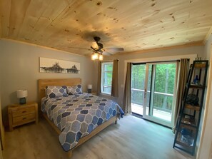 4 bedrooms, WiFi, bed sheets - Cozy 4 bedroom Lakehouse on Norway Lake (Norway)