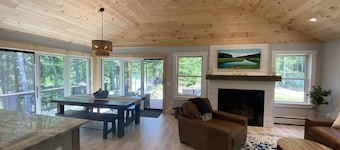 Cozy 4 bedroom Lakehouse on Norway Lake