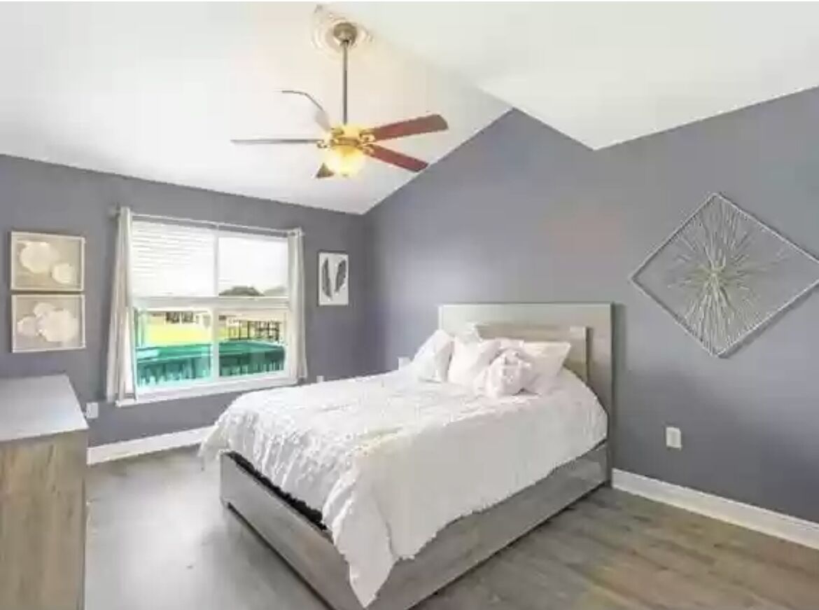 Updated waterfront Townhome- fish/shrimp/boating