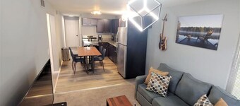 12 Myra Ave · Relaxing Cottage by the Lake + Parking