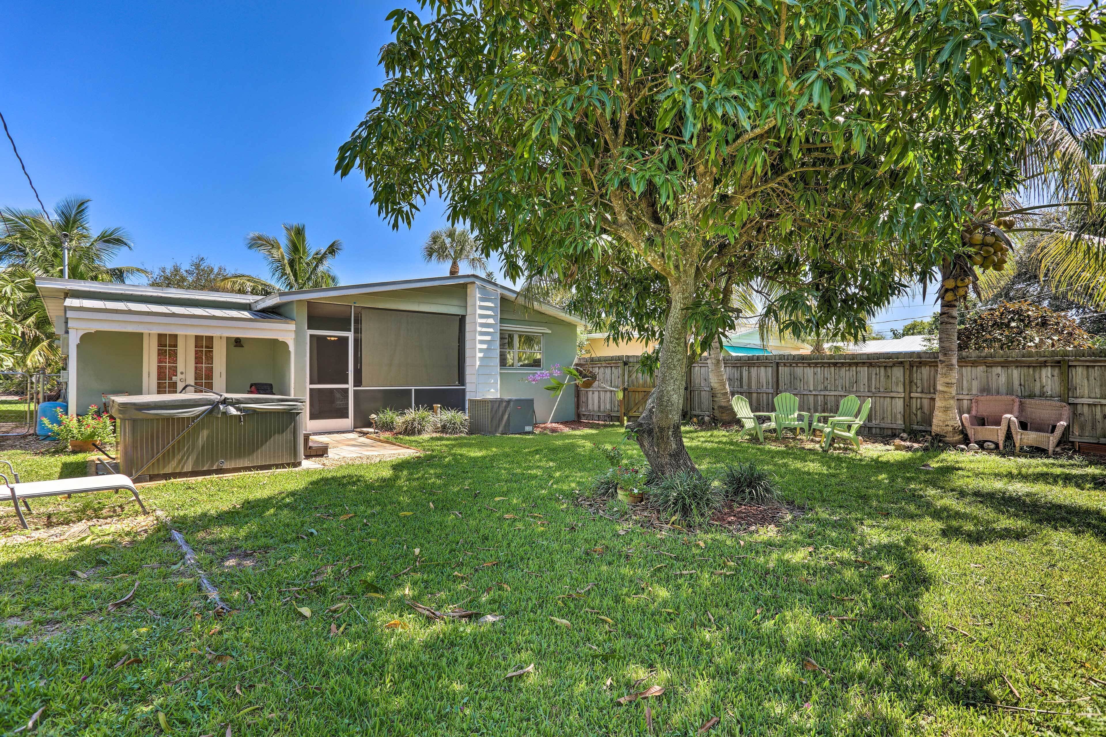 Vibrant Stuart Getaway w/ Private Hot Tub!