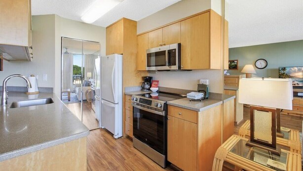 Unclassified image, 1 of 36, button - Maui Sunset A415: 1  BR, 2  BA Condominium in Kihei, Sleeps 5 (Kihei)