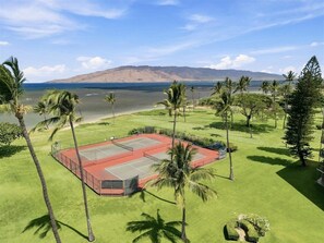 Sports court - Maui Sunset Vacation Rentals A516 ocean view (Kihei)