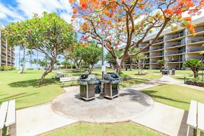 Outdoor dining - Maui Sunset Vacation Rentals B212 (Kihei)