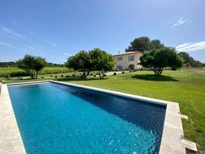 Piscina externa sazonal