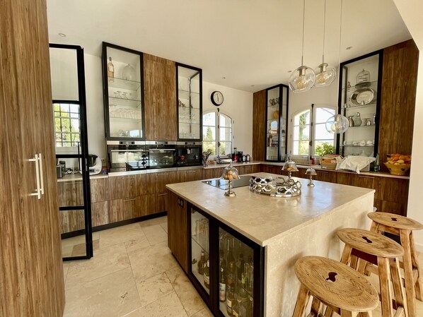 Deluxe Double Room, Garden View | Private kitchen | Espresso maker, coffee/tea maker, electric kettle - La Soleillade Aixoise (Aix-en-Provence)