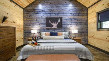 4 soveværelser, skrivebord, strygejern/strygebræt, weekendseng