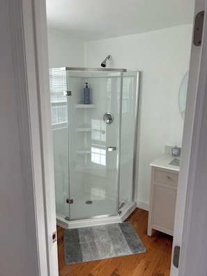 Shower, hair dryer, towels, soap - Centrally located,Close to Danbury Hospital and Wesconn Extended Stay (Danbury)