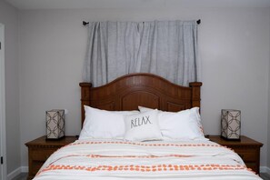 3 habitaciones, escritorio, tabla de planchar con plancha y wifi gratis 