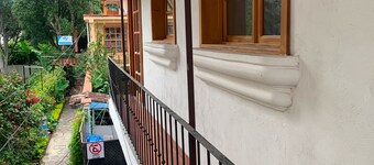 Hostal Dulces Sueños, Calle Santander, 50 meters before reaching Lake Atitlan