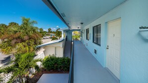 Unclassified image, 5 of 9, button - Seven Palms Hotel & Apartments (Lake Worth)