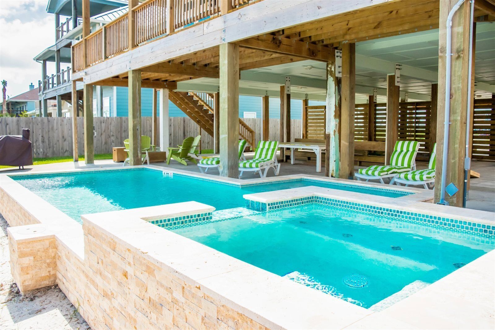 El Gato Malo | Pet Friendly, Waterfront + Pool