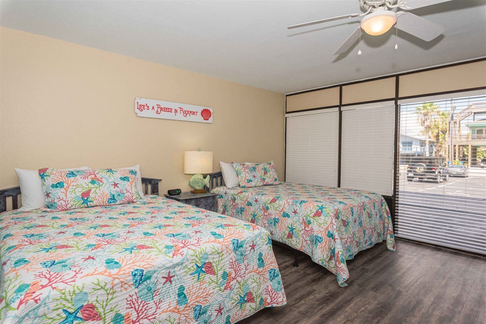 Rockport Breeze | Walk to Pier, Hot Tub + Pool!