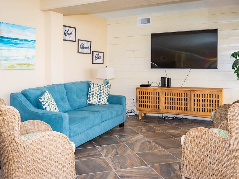 Cap'm Ken's | Pet Friendly + Pool Access! - Rockport, TX