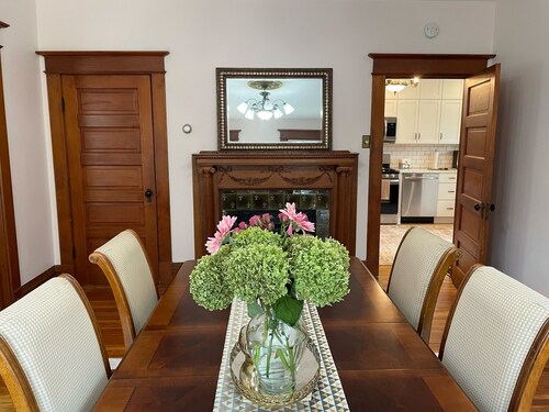 4 Bedroom, 3 Full Bathrooms - 10 Minutes to Starved Rock!