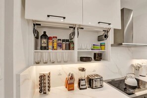 Fridge, microwave, oven, stovetop