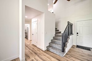 Interior - Cottonwood Heights Escape: Near Hiking & Skiing (Cottonwood Heights)