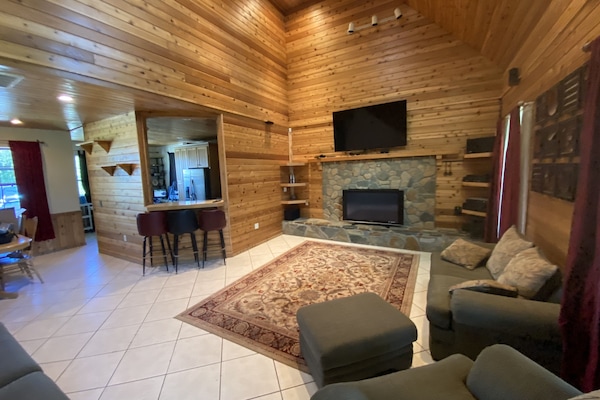 Smart TV, fireplace, DVD player, stereo