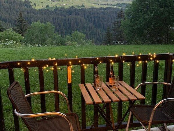 تناول الطعام بالخارج