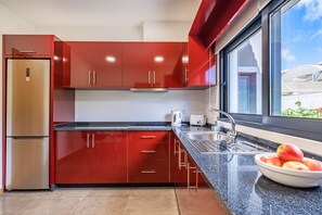 Frigorifero, microonde, forno, macchina per tè/caffè