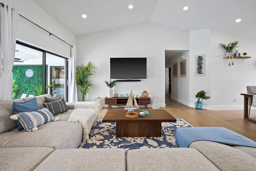 Smart-TV, Kamin, Videospiele, Stereoanlage