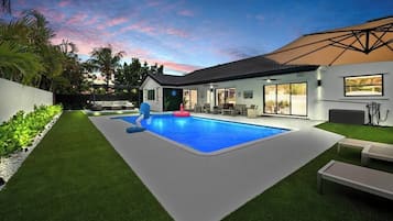Outdoor pool, a heated pool