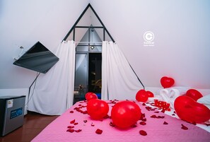 Exclusive Room, Pool View | Down comforters, Select Comfort beds, individually furnished, desk - Central Suite Hotel (Tarapoto)