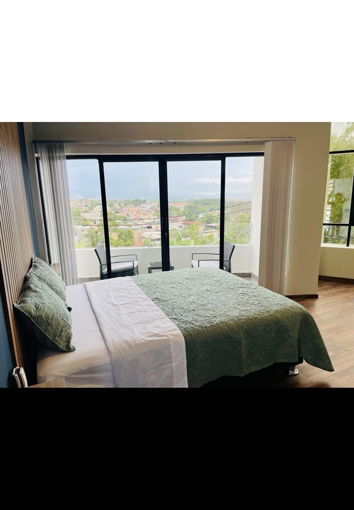 Photo - Central Suite