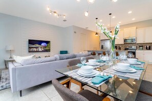 Condo, Multiple Beds (162 CD - 4-Bed Retreat: Pool & Disney) | Dining - 162 CD - 4-bed Retreat: Pool & Disney Magic (Davenport)