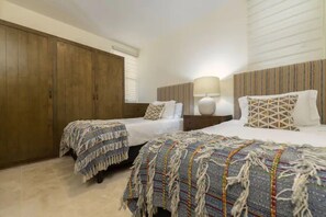 3 室のベッドルーム、アイロン / アイロン台、WiFi (無料)、ベッドシーツ