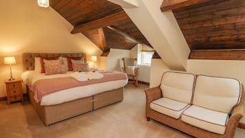 3 bedrooms, individually decorated, individually furnished, free WiFi